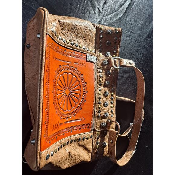 TRINITY RANCH Tooled Leather Concealed Carry Handbag Metal Studs - Picture 2 of 7